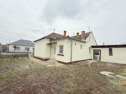 Eladó Ház 9900 Körmend , Vasúton túli részen, csendes utcában