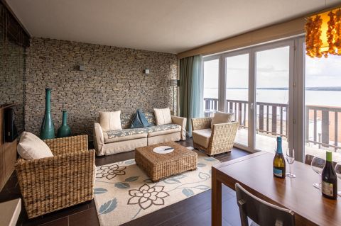 Eladó Vendéglátás 8237 Tihany , Partközeli Örökpanorámás Hotel Önálló lakásokkal 