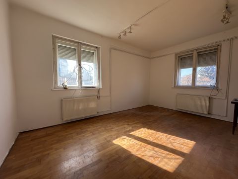 Eladó Lakás 2534 Tát 
