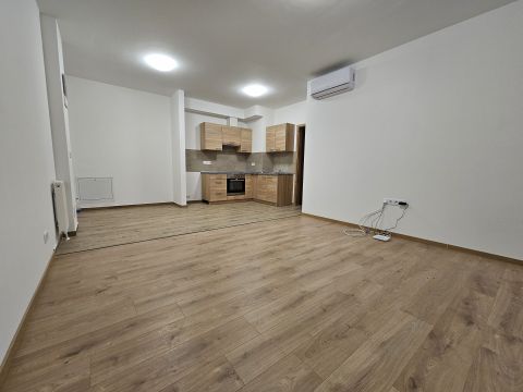 Eladó Lakás 6000 Kecskemét Új építésű 29-78nm-es lakások, liftes társasházban.