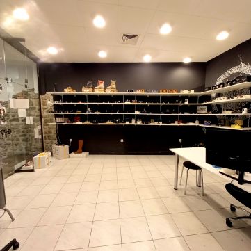 Kiadó Üzlethelyiség 7621 Pécs 