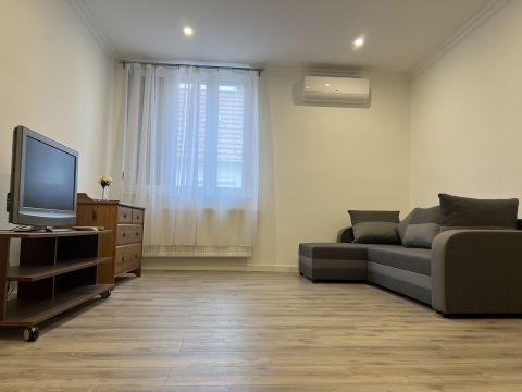 Kiadó Lakás 1055 Budapest 5. kerület , FRISSEN FELÚJÍTOTT, BÚTOROZOTT LAKÁS Olimpiai parkhoz közel