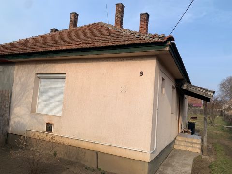 Eladó Ház 2377 Örkény , általános iskola közelében