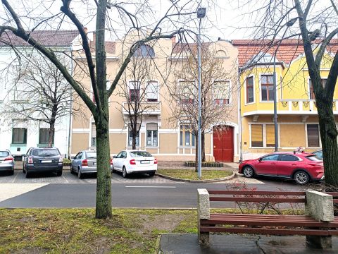 Eladó Lakás 5600 Békéscsaba 