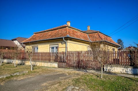 Eladó Ház 2721 Pilis , KÉTGENERÁCIÓS CSALÁDI HÁZ!