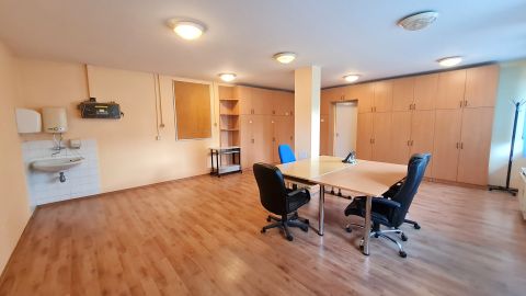 Kiadó Iroda 8900 Zalaegerszeg 