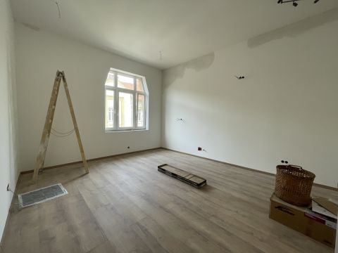 Eladó Lakás 1115 Budapest 11. kerület , Teljeskörűen felújított lakás
