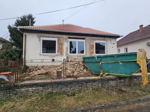 Eladó Ház 7632 Pécs Régikertvárosi teljeskörűen felújított családi ház eladó!