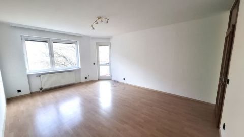 Eladó Lakás 9700 Szombathely Oladi városrészen első emeleti 3 szobás lakás!