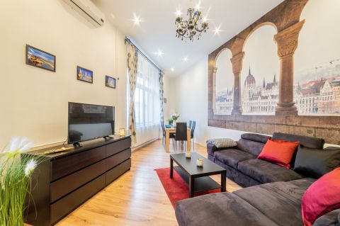 Eladó Lakás 1061 Budapest 6. kerület Anker köz - Deák téri panoráma - kúriózum lakás ! 
