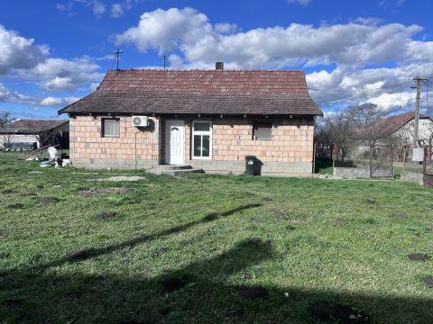 Eladó Ház 2424 Előszállás 