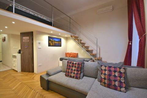 Eladó Lakás 1072 Budapest 7. kerület Szép lakás szép házban!
