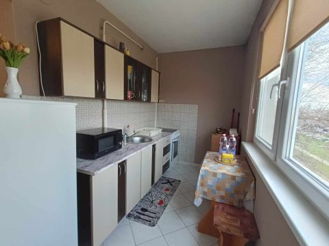Eladó Lakás 6000 Kecskemét Széchenyiváros 62 nm-es ERKÉLYES 2,5 szobás lakás