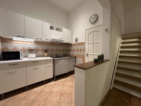 Kiadó Lakás 1064 Budapest 6. kerület 