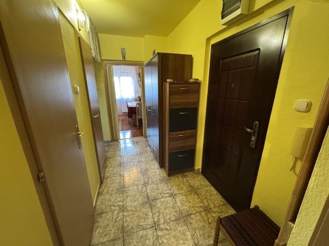 Eladó Lakás 1214 Budapest 21. kerület Központ közeli panel programos házban !