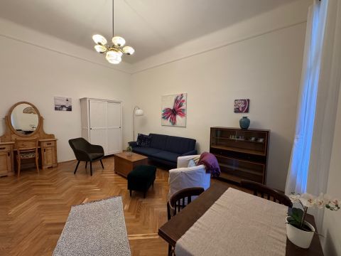 Eladó Lakás 1078 Budapest 7. kerület , Állatorvosi egyetemnél felújított másfél szobás lakás eladó!