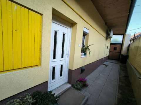 Eladó Ház 1238 Budapest 23. kerület 1238 Budapest 23, Családi házas