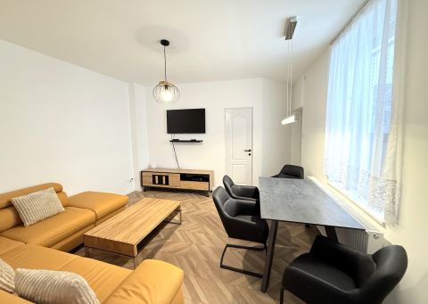 Eladó Lakás 1205 Budapest 20. kerület , Felújított, kerttel, tárolóval, akár két generációnak