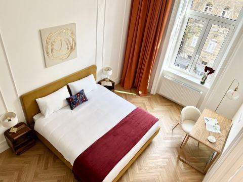 Eladó Lakás 1065 Budapest 6. kerület Napfényes, 2 hálós luxus lakás a Podmaniczky utcában