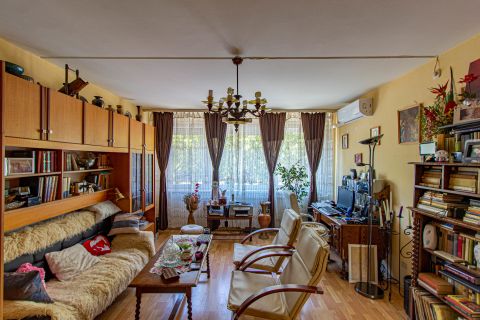 Eladó Lakás 1108 Budapest 10. kerület 1+1 szobás, jó állapotú lakás Újhegyen, az Oltó utcában 