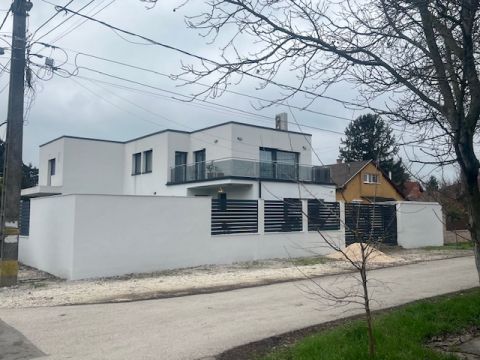Eladó Ház 2440 Százhalombatta 