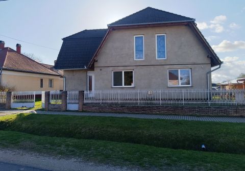 Eladó Ház 8695 Buzsák 