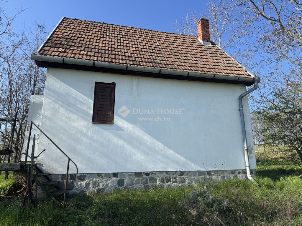 9081 Győrújbarát , Csendes hétvégi ház — 1/9