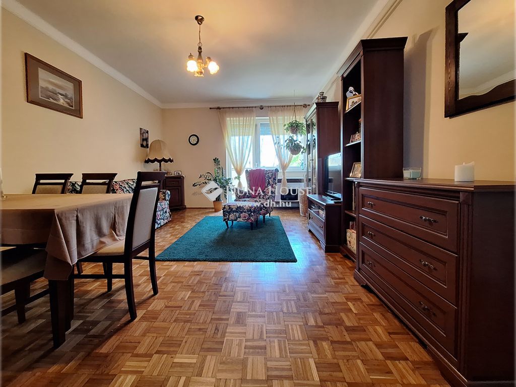 9024 Győr , NÁDORVÁROSI 2 SZOBÁS TÉGLALAKÁS, ERKÉLLYEL! — 1/28