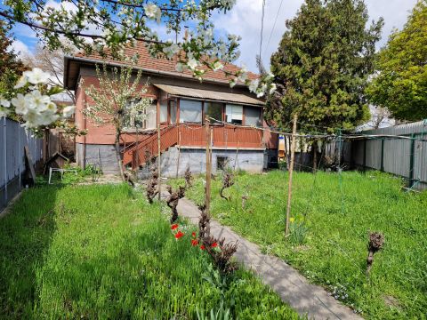 Eladó Ház 1193 Budapest 19. kerület , 19. kerületben felújítandó 60 m2-es TÉGLA építésű ház eladó