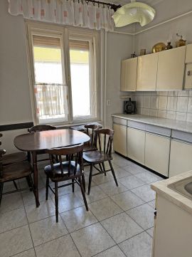Eladó Lakás 8800 Nagykanizsa 1 emeleti tégla-lakás garázzsal együtt eladó a belváros szív
