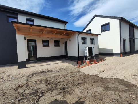 Eladó Ház 8000 Székesfehérvár , új építésű városrészben