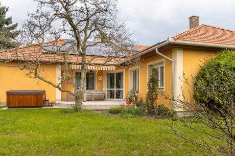 Eladó Ház 2484 Gárdony , a központ közelében