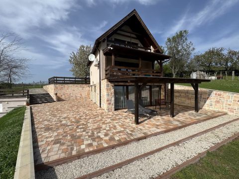 Eladó Ház 8264 Szigliget , Panorámás kilátás a Balatonra !