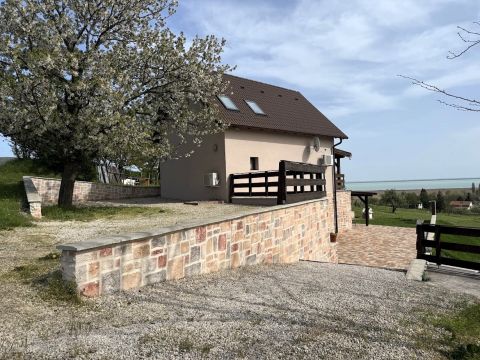 Eladó Ház 8264 Szigliget Panorámás kilátás a Balatonra !