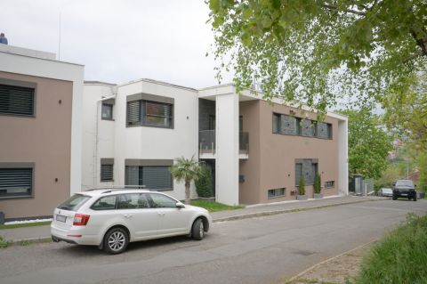 Kiadó Iroda 7624 Pécs , Menő iroda a város felett! 
