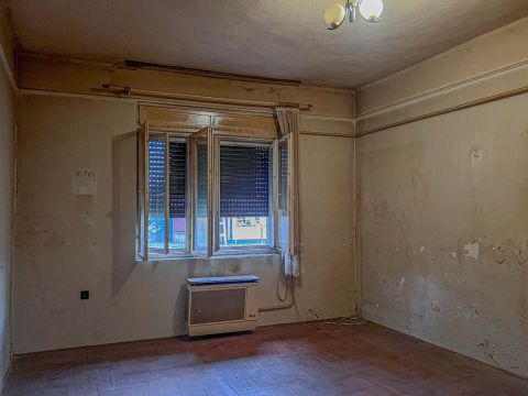 Eladó Lakás 1239 Budapest 23. kerület Felújítandó garzonlakás a Hősök terétől 2 percre