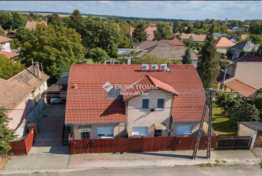 2230 Gyömrő , Többgenerációs családi ház — 1/25
