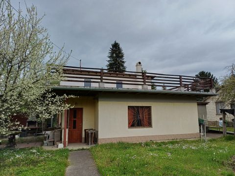 Eladó Ház 2300 Ráckeve , Strandtól elérhető távolságra.