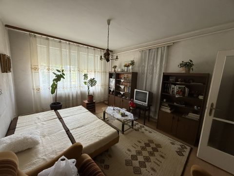 Eladó Ház 4501 Kemecse , Kossuth utcából nyíló utcában