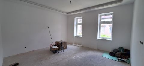 Eladó Lakás 1152 Budapest 15. kerület Eladó FELÚJÍTOTT 101 nm-es 3 szobás lakás gépkocsi belálóval