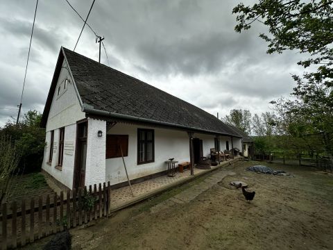 Eladó Ház 7092 Nagykónyi 60 m2-es családi ház, biogazdálkodásra is alkalmas
