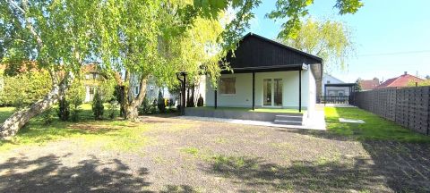 Eladó Ház 8646 Balatonfenyves 
