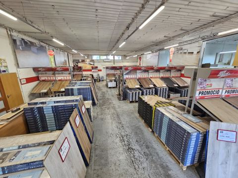 Eladó Ipari 7623 Pécs , Pécs központi részén a Megyeri úton ipari ingatlan eladó!