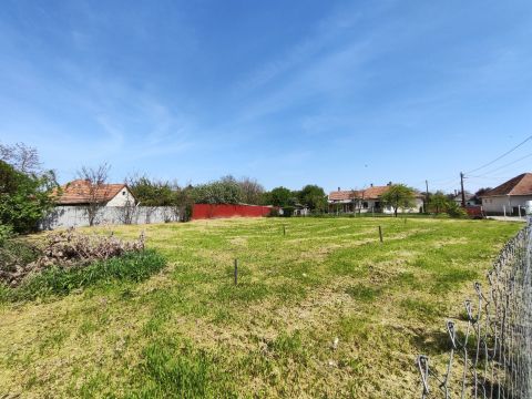 Eladó Telek 5122 Jászdózsa 