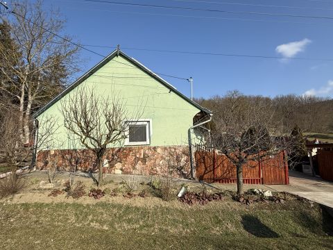 Eladó Ház 2821 Gyermely Gyarmatpuszta