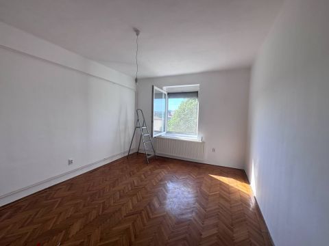 Eladó Lakás 7300 Komló 