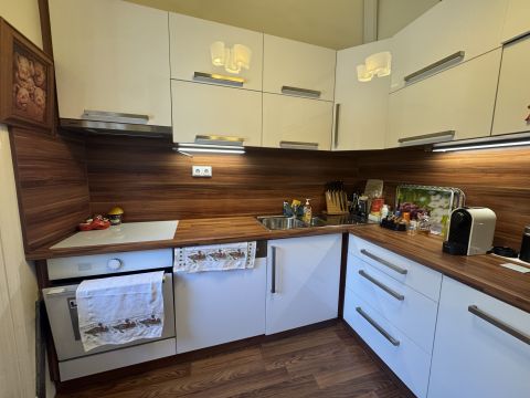 Eladó Lakás 1036 Budapest 3. kerület Kolosy tér közelében!