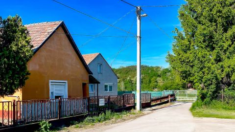 Eladó Ház 8654 Ságvár Építési telekáron, felújítandó ház, 2010 nm-es telken