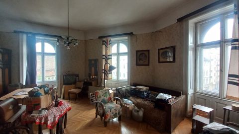 Eladó Lakás 1086 Budapest 8. kerület , Fiumei út közelében