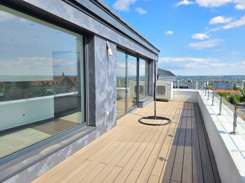 Eladó Lakás 7624 Pécs , Mecsekoldal egyetemek közeli részén126 nm-es penthouse lakás